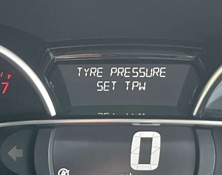 Renault Clio 0.9 Clio Iconic TCe 5dr 23