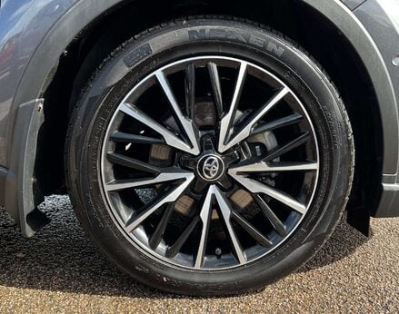 Toyota C-HR 2.0 C-HR Excel HEV CVT 5dr 16