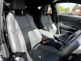 Toyota C-HR 2.0 C-HR Excel HEV CVT 5dr 64