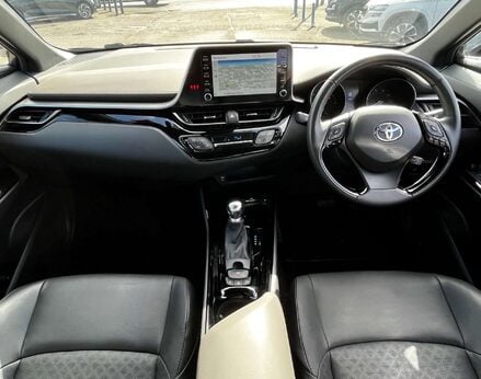 Toyota C-HR 2.0 C-HR Excel HEV CVT 5dr 2