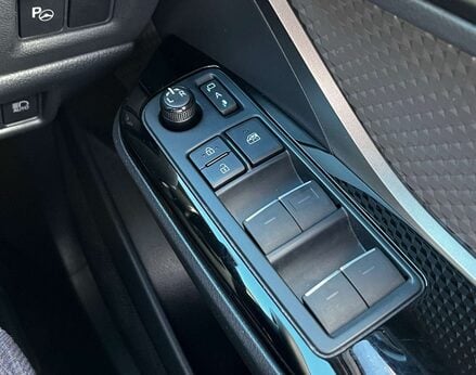 Toyota C-HR 2.0 C-HR Excel HEV CVT 5dr 63