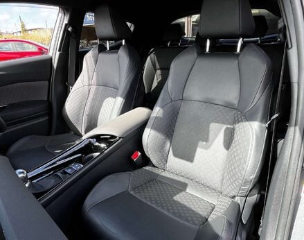 Toyota C-HR 2.0 C-HR Excel HEV CVT 5dr 66