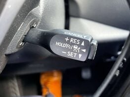 Toyota C-HR 2.0 C-HR Excel HEV CVT 5dr 60