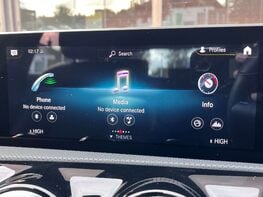 Mercedes-Benz A Class 1.3 A 200 Sport Exeutive Auto 5dr 38