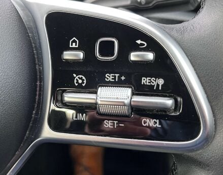 Mercedes-Benz A Class 1.3 A 200 Sport Exeutive Auto 5dr 61