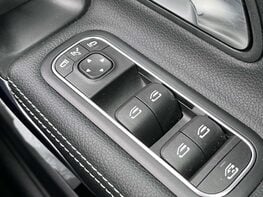 Mercedes-Benz A Class 1.3 A 200 Sport Exeutive Auto 5dr 67