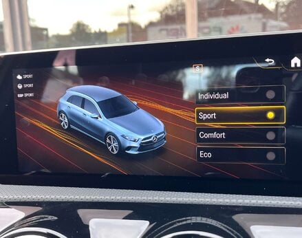 Mercedes-Benz A Class 1.3 A 200 Sport Exeutive Auto 5dr 54