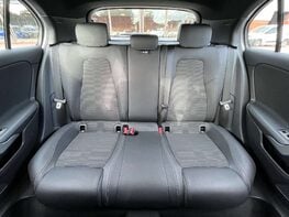 Mercedes-Benz A Class 1.3 A 200 Sport Exeutive Auto 5dr 72