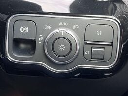 Mercedes-Benz A Class 1.3 A 200 Sport Exeutive Auto 5dr 66