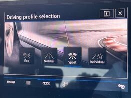 Volkswagen T-Roc 1.5 T-Roc R-Line TSI Semi-Auto 5dr 43