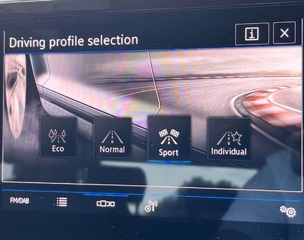 Volkswagen T-Roc 1.5 T-Roc R-Line TSI Semi-Auto 5dr 43