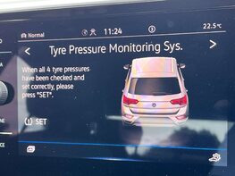 Volkswagen T-Roc 1.5 T-Roc R-Line TSI Semi-Auto 5dr 38