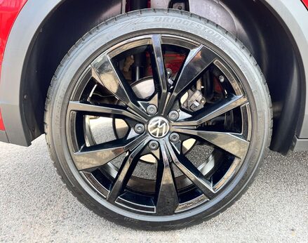 Volkswagen T-Roc 1.5 T-Roc R-Line TSI Semi-Auto 5dr 15