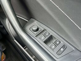 Volkswagen T-Roc 1.5 T-Roc R-Line TSI Semi-Auto 5dr 62
