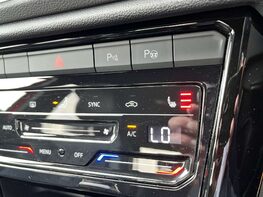 Volkswagen T-Roc 1.5 T-Roc R-Line TSI Semi-Auto 5dr 48