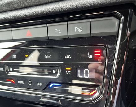 Volkswagen T-Roc 1.5 T-Roc R-Line TSI Semi-Auto 5dr 48