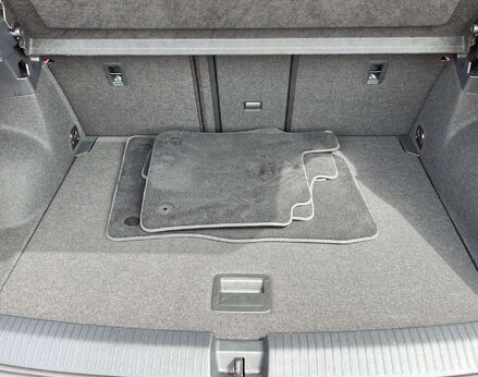 Volkswagen T-Roc 1.5 T-Roc R-Line TSI Semi-Auto 5dr 68