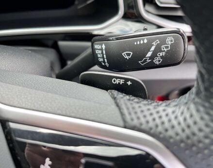 Volkswagen T-Roc 1.5 T-Roc R-Line TSI Semi-Auto 5dr 57