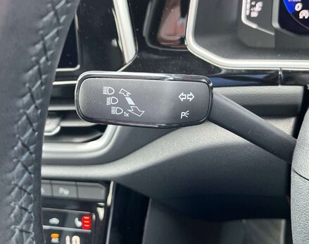 Volkswagen T-Roc 1.5 T-Roc R-Line TSI Semi-Auto 5dr 58