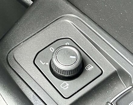 Volkswagen T-Roc 1.5 T-Roc R-Line TSI Semi-Auto 5dr 61