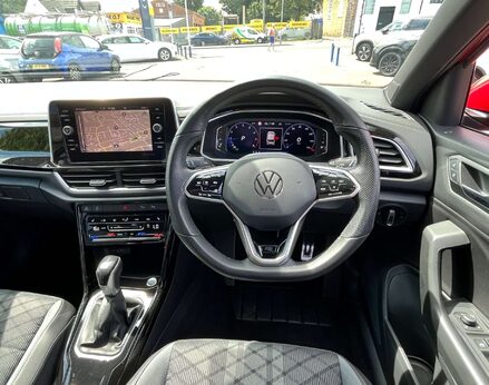 Volkswagen T-Roc 1.5 T-Roc R-Line TSI Semi-Auto 5dr 18