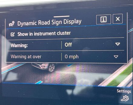 Volkswagen T-Roc 1.5 T-Roc R-Line TSI Semi-Auto 5dr 32