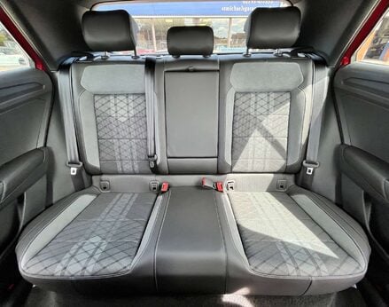 Volkswagen T-Roc 1.5 T-Roc R-Line TSI Semi-Auto 5dr 65