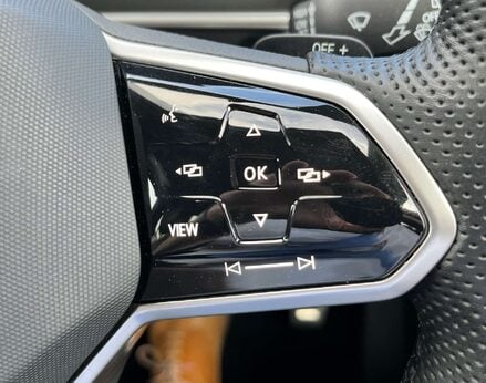 Volkswagen T-Roc 1.5 T-Roc R-Line TSI Semi-Auto 5dr 55