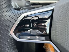 Volkswagen T-Roc 1.5 T-Roc R-Line TSI Semi-Auto 5dr 54