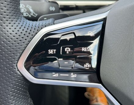 Volkswagen T-Roc 1.5 T-Roc R-Line TSI Semi-Auto 5dr 54