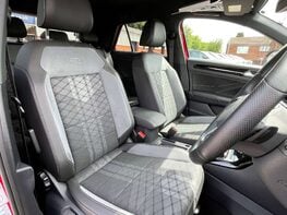 Volkswagen T-Roc 1.5 T-Roc R-Line TSI Semi-Auto 5dr 63