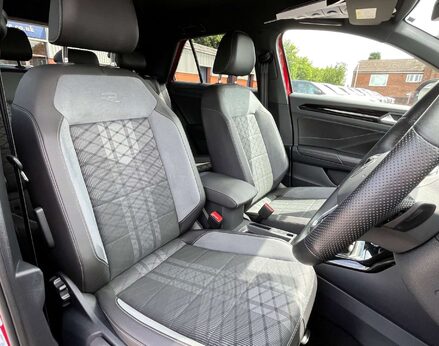 Volkswagen T-Roc 1.5 T-Roc R-Line TSI Semi-Auto 5dr 63