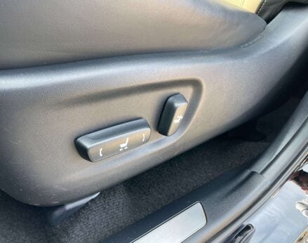 Lexus NX 2.5 NX 300h Luxury CVT 4WD 5dr 59