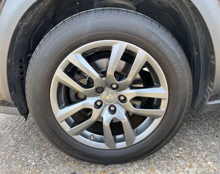 Lexus NX 2.5 NX 300h Luxury CVT 4WD 5dr 15