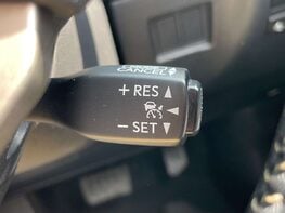 Lexus NX 2.5 NX 300h Luxury CVT 4WD 5dr 52