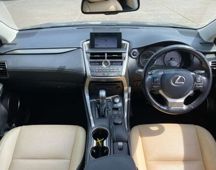 Lexus NX 2.5 NX 300h Luxury CVT 4WD 5dr 2