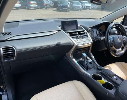 Lexus NX 2.5 NX 300h Luxury CVT 4WD 5dr 29