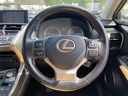 Lexus NX 2.5 NX 300h Luxury CVT 4WD 5dr 19
