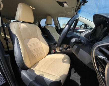 Lexus NX 2.5 NX 300h Luxury CVT 4WD 5dr 56