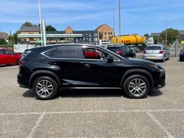 Lexus NX 2.5 NX 300h Luxury CVT 4WD 5dr 10