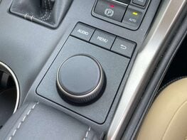 Lexus NX 2.5 NX 300h Luxury CVT 4WD 5dr 45