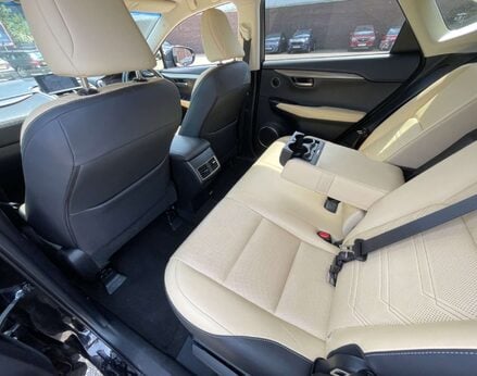 Lexus NX 2.5 NX 300h Luxury CVT 4WD 5dr 61