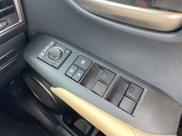 Lexus NX 2.5 NX 300h Luxury CVT 4WD 5dr 55