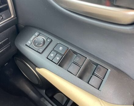 Lexus NX 2.5 NX 300h Luxury CVT 4WD 5dr 55