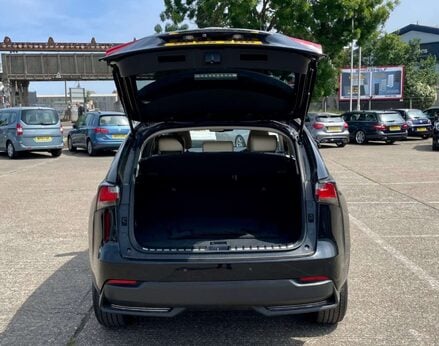 Lexus NX 2.5 NX 300h Luxury CVT 4WD 5dr 62