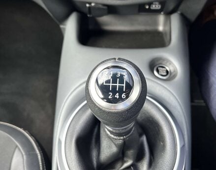 Nissan Juke 1.0 Juke Tekna DiG-T 5dr 49