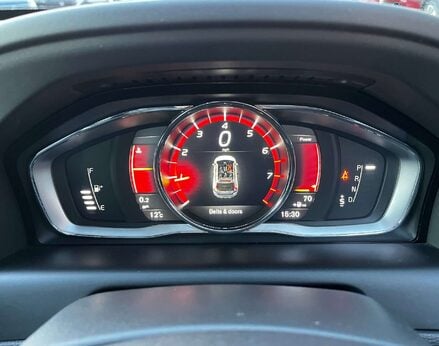 Volvo XC60 2.0 XC60 SE Luxury Nav T5 Auto 5dr 21