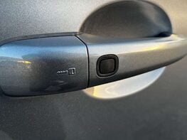 Volvo XC60 2.0 XC60 SE Luxury Nav T5 Auto 5dr 64