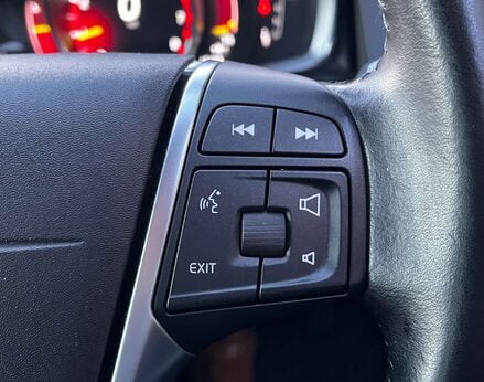 Volvo XC60 2.0 XC60 SE Luxury Nav T5 Auto 5dr 47