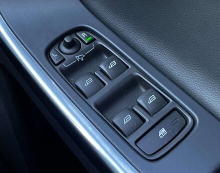 Volvo XC60 2.0 XC60 SE Luxury Nav T5 Auto 5dr 51